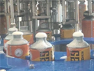 Hogedrukstraalschuiminductieapparaat voor biervullijn